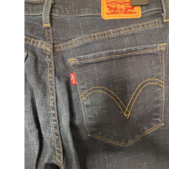 Women's Levi Classic Bootcut Jean, Size 8 Short - Picture 9 of 9